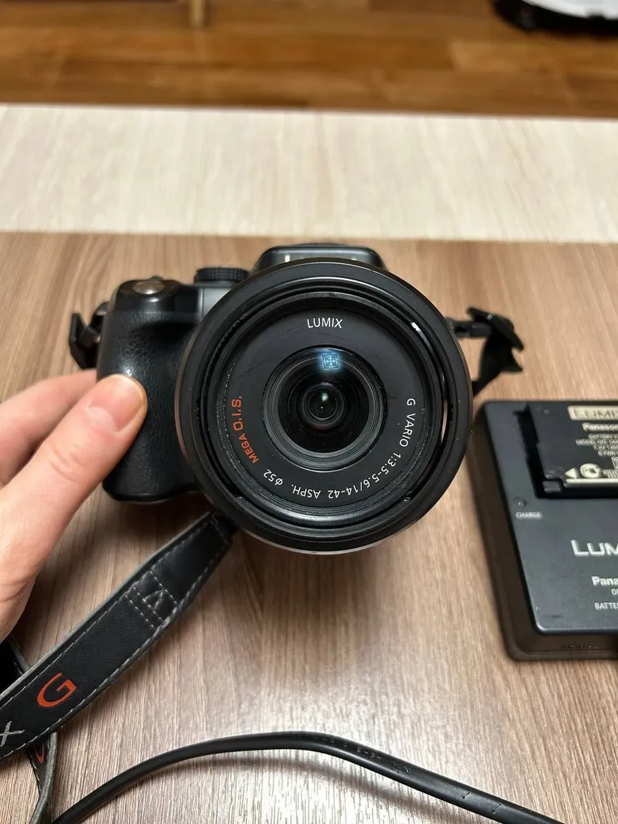 Фотоаппарат Panasonic Lumix DMC-G5 с объективом