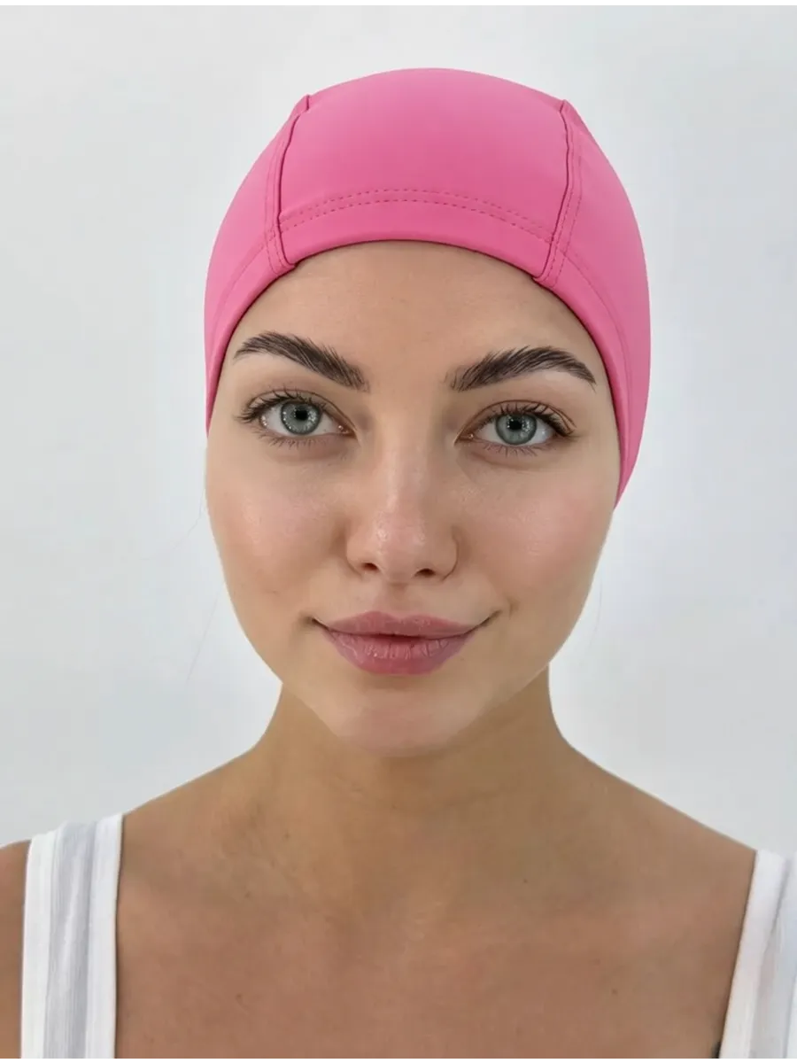 Шапочка для плавания в бассейне